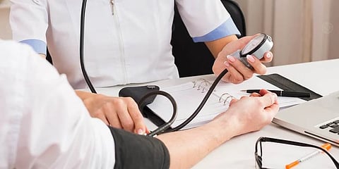 في 4 طرق.. ما علاج انخفاض الدم الموضعي؟