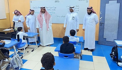 محافظ الداير يشهد انطلاق العام الدراسي