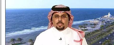 المشارك في المزاد الدولي لمزارع إنتاج الصقور سلطان بن طعيس