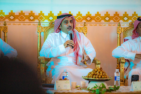 خلال الأمسية الشعرية في كرنفال بريدة للتمور