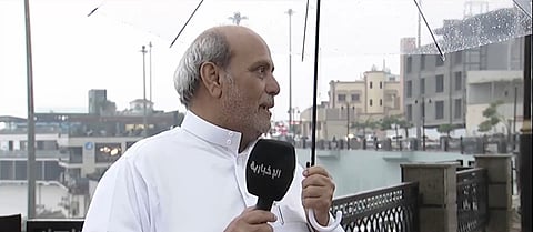 أحد المصطافين في مدينة أبها