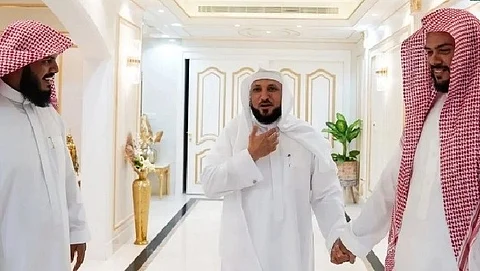المعيقلي يظهر بصحة جيدة