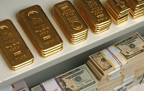 الذهب والدولار