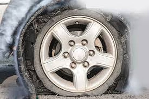 «المرور»: 6 خطوات للتعامل مع انفجار الإطار في أثناء القيادة