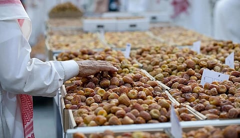 تدشين مهرجان التمور