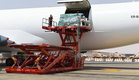 الطائرة الإغاثية السعودية الأولى إلى بنغازي