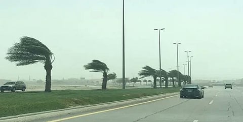 "الأرصاد": رياح شديدة على المحافظات الساحلية بمنطقة تبوك