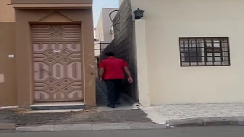 الممر المؤدي إلى المسجد