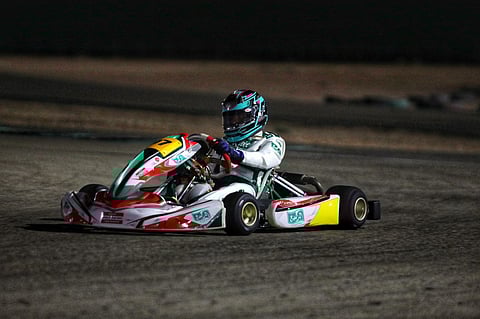 السائق السعودي اليافع عبداللـه كامل يُفاجئ الجميع في المنافسات التأهيلية للكارتينج