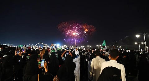 الألعاب النارية تُضيء سماء المدينة المنورة ابتهاجاً باليوم الوطني الـ٩٣