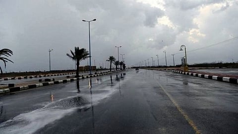 سقوط أمطار