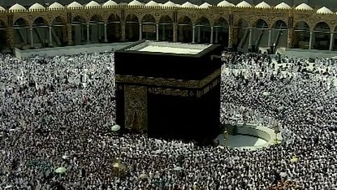 ازدحام معتمري الداخل والخارج