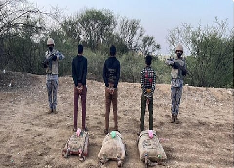 القبض على 3 مقيمين لمحاولتهم تهريب القات