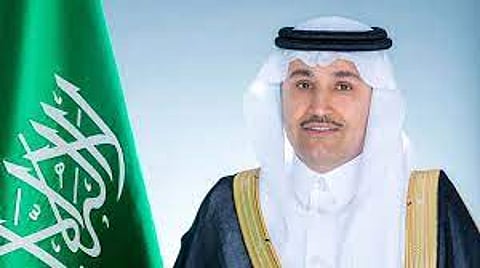 وزير النقل والخدمات اللوجستية يتفقد شبكة طرق منطقة القصيم