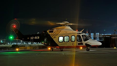 بالصور.. طيران الهلال الأحمر يباشر أول رحلة ليلية من فرسان إلى جازان