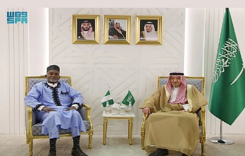 الخريجي يبحث العلاقات المشتركة مع وزير خارجية نيجيريا