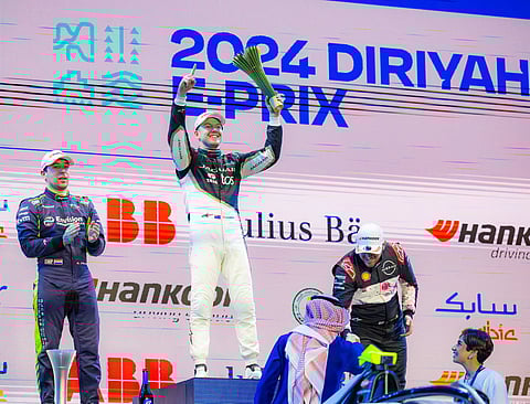 تتويج "نِك كاسيدي"