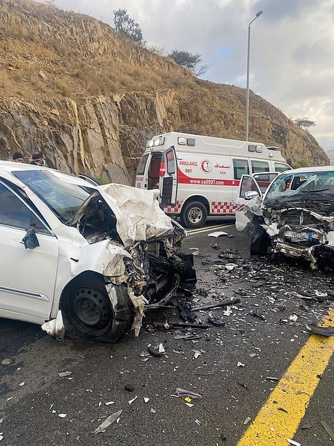 إصابة شاب وشقيقته في تصادم مروع بطريق الباحة.. و«الهلال الأحمر» يوضح التفاصيل