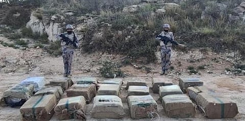 القبض على مخالفين لنظام أمن الحدود لتهريبهما 180 كيلوجرامًا من القات بجازان