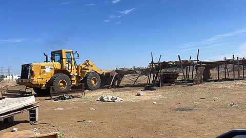 أمانة جدة تزيل عددا من التعديات