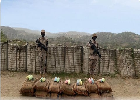 حرس الحدود بجازان يحبط تهريب 220 كيلوجرامًا من القات المخدر