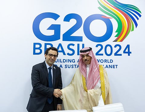 خلال اللقاء