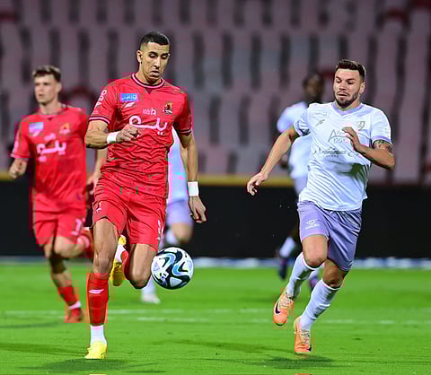 الطائي يتعادل مع الوحدة