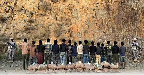 حرس الحدود بجازان يضبط 16مخالفًا لتهريبهم 320 كيلوجرامًا من القات