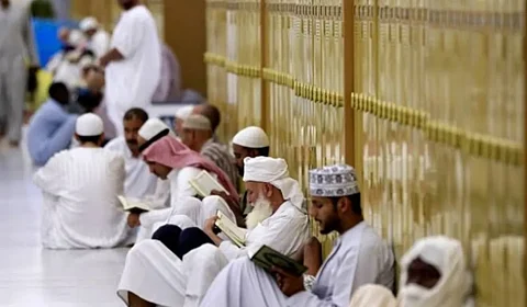 الاعتكاف بالمسجد الحرام