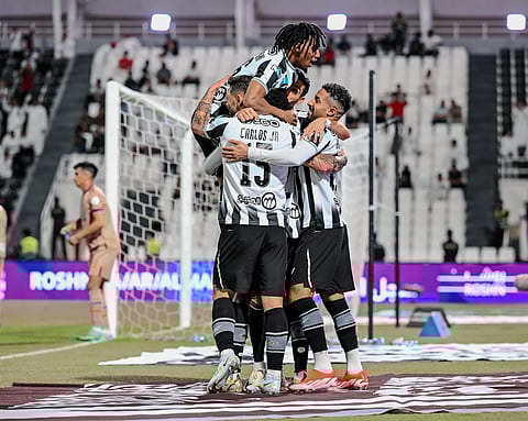 الشباب يكتسح أبها