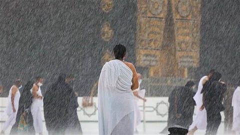 العمرة أثناء هطول الأمطار