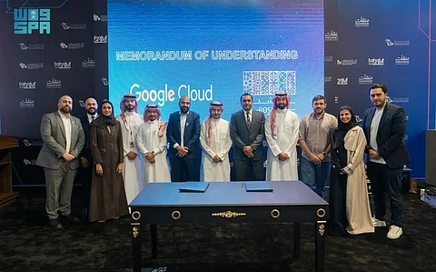«روشن» توقع اتفاقية تعاون مع «جوجل كلاود» للاستفادة من الذكاء الاصطناعي