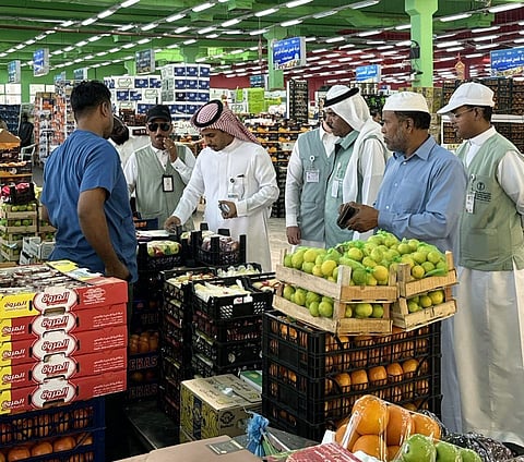 جولات رقابية مكثفة على أسواق النفع العام