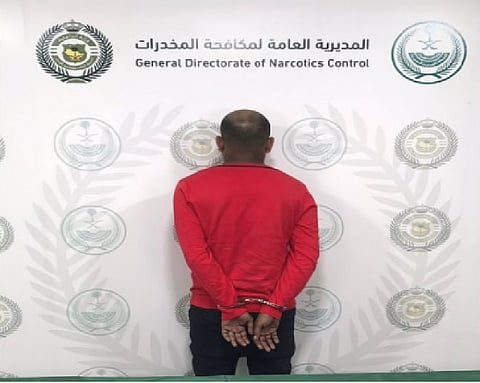 القبض على مقيم بمنطقة تبوك لترويجه (الشبو) المخدر