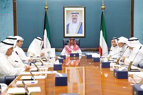 رئيس الوزراء الكويتي يرفع استقالة الحكومة إلى أمير البلاد