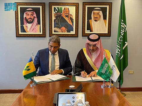 خلال التوقيع