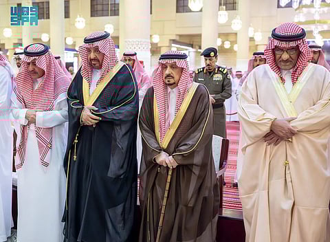 صلاة الميت على الأمير سعود بن عبدالعزيز