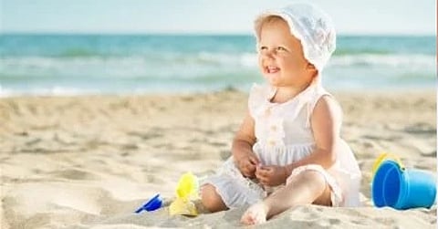 مختص يوضح أهمية تعرض الأطفال لأشعة الشمس