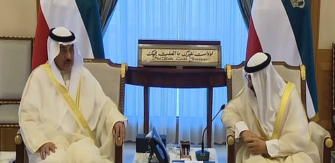 أمير الكويت يستقبل الشيخ صباح بمناسبة تعيينه وليا للعهد