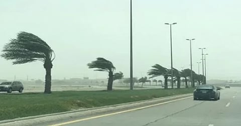 «الأرصاد» ينبّه من هطول أمطار غزيرة وهبوب رياح شديدة على منطقة جازان