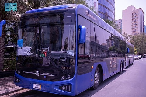 خدمة النقل الترددي توفر رحلات ترددية لضيوف برنامج خادم الحرمين على مدار الساعة