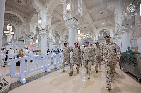 رئيس الأركان يتفقد وحدات القوات المسلحة وقطاعات وزارة الدفاع المشاركة في مهمة الحج