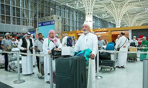 2322 حاجاً من ضيوف خادم الحرمين يغادرون المملكة بعد أداء مناسك الحج وزيارة المدينة المنورة