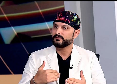 استشاري الأمراض الجلدية د. علي العمري