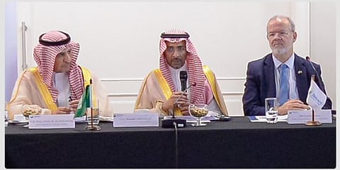 خلال اللقاء