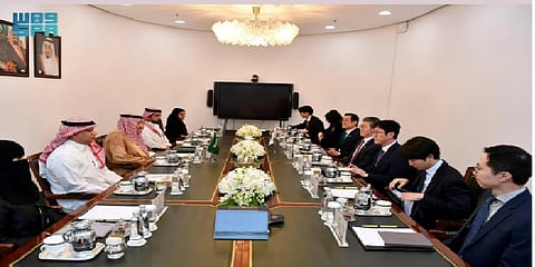 الخريجي يبحث العلاقات الثنائية مع النائب الأول لوزير خارجية كوريا