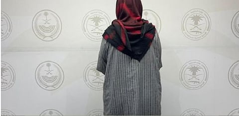 «دوريات المجاهدين» بمنطقة عسير تقبض على شخص لترويجه مادة الإمفيتامين المخدر