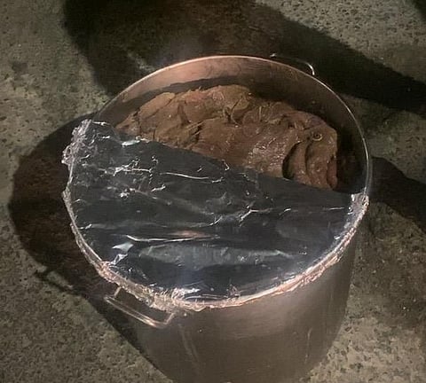 أمانة جدة تضبط سيارة تنقل لحوماً فاسدة لمطاعم بالرويس