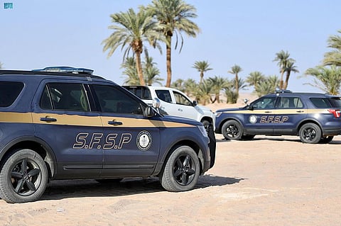 ضبط مخالف لنظام البيئة لاستغلاله الرواسب في تبوك