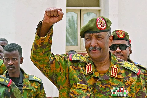 نجاة «البرهان» من عملية اغتيال بهجوم مُسيّرات على معسكر للجيش السوداني